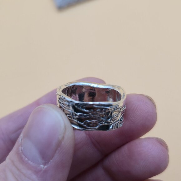 Size 9 Sterling Silver Single Unique Landscape Design Band Ring A5193 - Picture 6 of 9